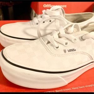 💗 Vans All White Checkerboard Platform Sneakers 💗